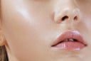 Cách rửa mặt đúng thứ tự giúp da bớt đổ dầu trong mùa hè