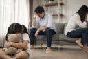 Sau 1 cuộc ly hôn: Người chịu tổn thất lớn nhất đôi khi không phải vợ hoặc chồng