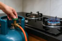 Tắt bếp gas trước hay khóa bình gas trước? Tưởng đơn giản mà nhiều người làm sai