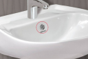 Vì sao bồn rửa mặt luôn có một lỗ nhỏ gần vòi nước?