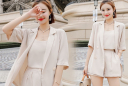 5 cách diện áo vest trẻ trung, thanh lịch mà không lo cộng thêm tuổi