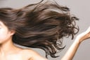 5 cách chăm sóc tóc giúp giảm khô xơ, gãy rụng và luôn mềm mượt dù thời tiết hanh khô