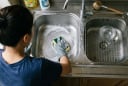 Mẹo làm sạch bồn rửa bát inox, chỉ cần 2 nguyên liệu là bề mặt sáng bóng như mới