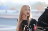 Hơn 150 bài báo được đăng tải ngay sau khi Rosé (BlackPink) gây náo loạn tại sân bay với vẻ đẹp 'kẹo ngọt'