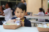 Vinamilk và nhà máy sữa tại Mỹ cùng chung tay để ủng hộ người dân gặp khó khăn trong đại dịch COVID-19