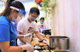 Ấm lòng hàng nghìn suất ăn 'VIP' của 'hậu phương' gửi 3 bệnh viện cách ly tại Đà Nẵng