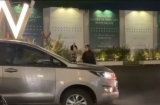 Xôn xao khoảnh khắc Trác Thuý Miêu ném phăng thiệp mời, bỏ về trong show thời trang Đỗ Mạnh Cường vì bức xúc?
