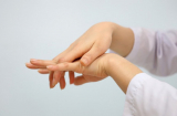 Tê tay tưởng chuyện nhỏ nhưng lại là dấu hiệu cảnh báo sớm 5 loại bệnh ch.ết người
