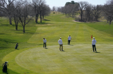 Hà Nội tạm dừng hoạt động thể thao đông người, sân golf từ trưa 13/5