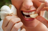 Điểm mặt những điều tối kị khi ăn tỏi mà nhiều người đang mắc phải nhất