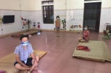 Đi cách ly tập trung, người mẹ xin bớt một suất ăn vì lo không đủ tiền trả: 'Ở nhà còn 2 con nhỏ...'