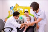 Dịch bệnh bùng phát mạnh, có nên trì hoãn tiêm chủng cho con?