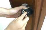 Mẹo vặt giúp bạn xử lý nhanh gọn khi quên mang theo chìa khóa khi nhà hoặc xe máy
