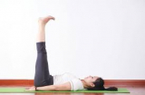 5 bài tập đơn giản trước khi đi ngủ giúp bạn giảm cân, vòng 2 nhỏ gọn