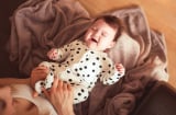 Trẻ sơ sinh bị sôi bụng, đau bụng có nguy hiểm không?
