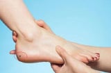 4 nốt ruồi ở chân báo hiệu tài lộc cực vượng, 1 nốt ruồi dự báo thăng trầm
