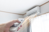 Bật điều hòa đóng cửa kín mít là sai lầm: 6 mẹo dùng điều hòa tiết kiệm điện, ai cũng nên biết