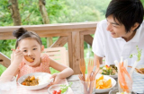 Trẻ biếng ăn mẹ đừng vội mua thuốc bổ: Bổ sung những dưỡng chất này giúp trẻ ăn ngon miệng hơn