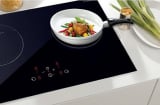 Xài bếp từ vừa nhanh vừa tiết kiệm, nay còn còn đỡ tốn điện hơn nếu 'nằm lòng' 4 mẹo này