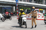 Từ tháng 7/2023: 5 trường hợp này vượt đèn đỏ không bị CSGT thổi phạt: Ai không biết quá phí
