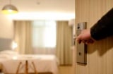 Thời gian nhận và trả phòng khách sạn là 12h và 14h, vậy 2 tiếng ở giữa khách sạn dùng làm gì?