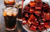 Lấy một thìa coca trộn với thịt trước khi nấu 10 phút: Giải quyết nhanh gọn vấn đề nhiều bà nội trợ mắc phải