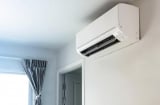 Đóng kín cửa, bật điều hòa là sai: Bật điều hòa theo cách này mới tiết kiệm điện lại tốt cho sức khỏe