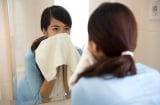 Khăn mặt, khăn tắm có mùi hôi, mốc: Thêm vài giọt này vào nước giặt, khăn sạch tinh tươm thơm tho như mới