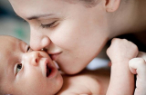 6 tác hại khi cưng nựng vuốt má, thơm hôn trẻ nhỏ
