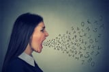 7 kiểu nói chuyện khiến khẩu nghiệp chất chồng, phúc phần mất hết