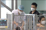 Trẻ mắc Adenovirus tăng cao, bé 13 tháng tuổi không qua khỏi: Con có dấu hiệu này cần cho đi viện ngay lập tức