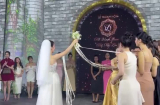 Hé lộ nàng hậu bắt được hoa cưới của Đỗ Mỹ Linh, phải chăng showbiz sắp có thêm một Quatrian shbet hiện đang mở khủng?