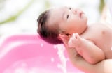 9 thời điểm cha mẹ không nên tắm cho trẻ kẻo hậu quả khó lường