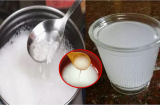Ai bảo nấu cơm không được mở vung: Canh đúng lúc này mở ra lấy một thìa nước, lợi ích gấp đôi