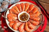 Luộc tôm ai dùng nước lã là hỏng: Đây mới là thứ giúp tôm đỏ au, ngọt thịt, không tanh