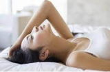 Không phải cứ xinh đẹp là an yên, phụ nữ tự mình làm được 3 điều này mới mong hạnh phúc