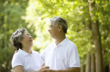 Về già, có 4 điều nên để 'thối trong bụng' còn hơn tùy tiện nói với con cháu