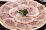 Luộc thịt đừng chỉ dùng muối và nước lã: Thêm thứ này vào là thịt thơm ngon, trắng tinh, không bị khô