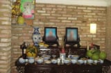 Thầy phong thủy bảo: Làm mãi vẫn nghèo, con cháu khó khăn chồng chất cứ về xem lại ảnh thờ