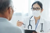 Gia tăng số ca mắc Covid-19: Bác sĩ liệt kê các dấu hiệu cần lưu tâm