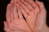Dù là nam hay nữ, lòng bàn tay có 5 dấu hiệu này thường mang số mệnh phú quý, càng già càng giàu có