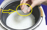 Nấu cơm bỏ thêm một thứ vào nồi để hạt căng dẻo, trời oi nóng cũng chẳng sợ thiu