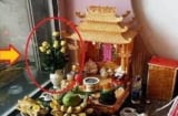 Lọ hoa trên bàn thờ đặt bên trái hay bên phải mới đúng: Tưởng ai cũng biết nhưng nhiều nhà làm sai