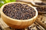 Đem 3 thứ gia vị vùi xuống chậu cây: Lá xanh mỡ màng, sâu bệnh tránh xa