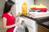 Vì sao giặt quần áo tại nhà không thơm lâu như ngoài tiệm? Ghim ngay bí quyết này cho mùa mưa