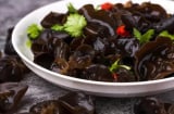 Mộc nhĩ mua về đừng vội ngâm với nước, thêm ngay thứ này để nở nhanh, giòn ngon và sạch bụi đất