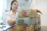 Nhân viên ngân hàng thường mang gửi tiền khắp nơi mà không gửi tiền vào chính ngân hàng của họ, tại sao?