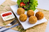 Ức gà mua về chỉ luộc là dại, làm kiểu này vừa ngon vừa lạ miệng, một đĩa đầy cũng hết vèo