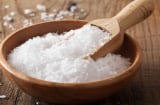 Rắc nắm muối vào góc nhà đem lại lợi ích cực kỳ lớn, nhiều người tiếc vì không biết sớm