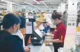 Nhân viên siêu thị dặn thanh toán xong đừng vứt hóa đơn đi, nhiều người hối hận vì không biết sớm hơn